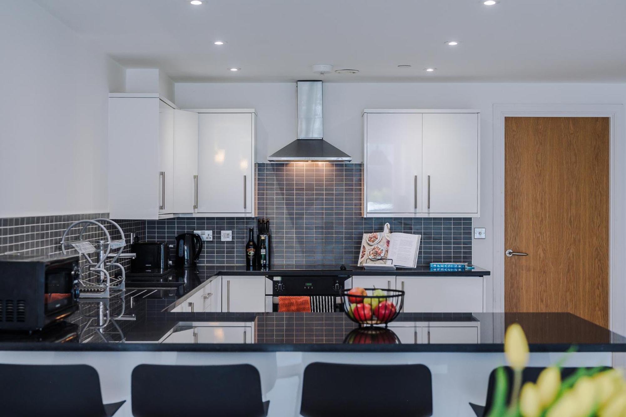 The Railway Pass The Keys Modern 2-Bed Apartment In Central Altrincham Exterior photo